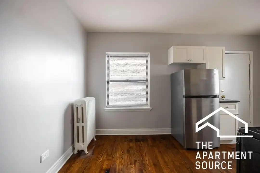 5742 N Winthrop Ave - View 3
