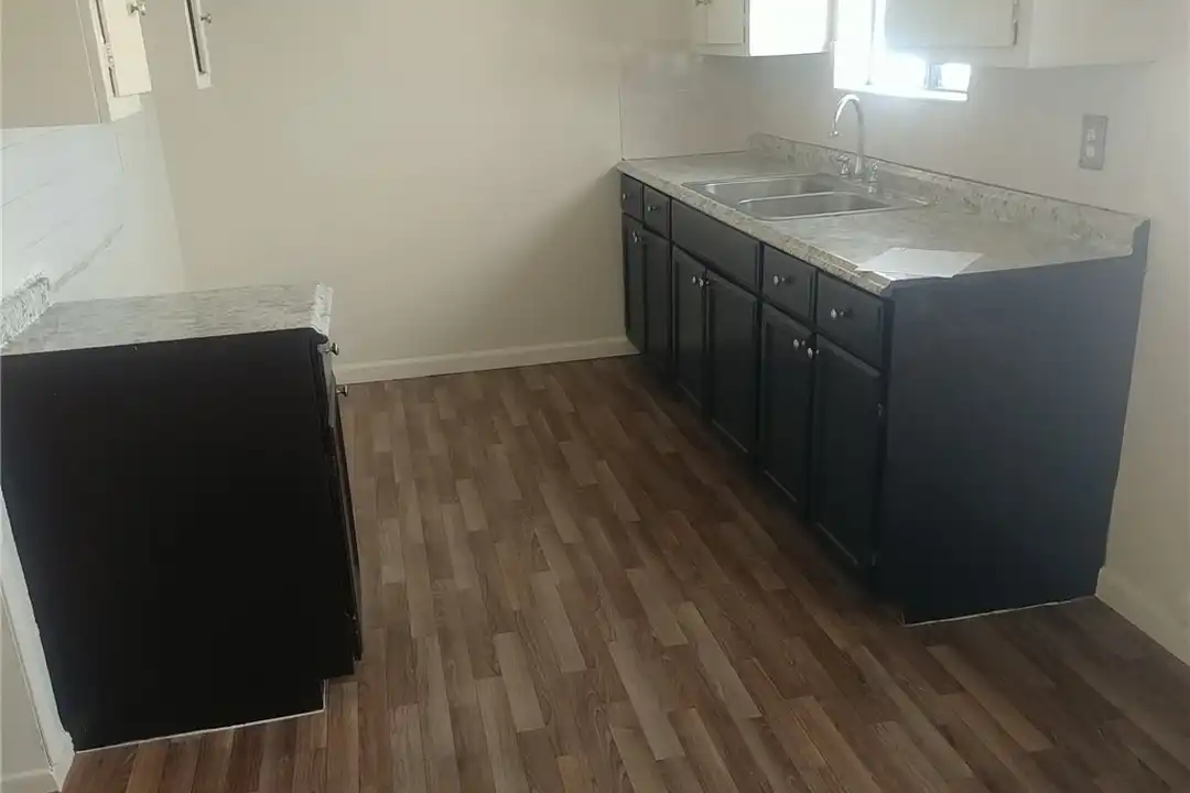 3546 Beechwood Ave - View 3