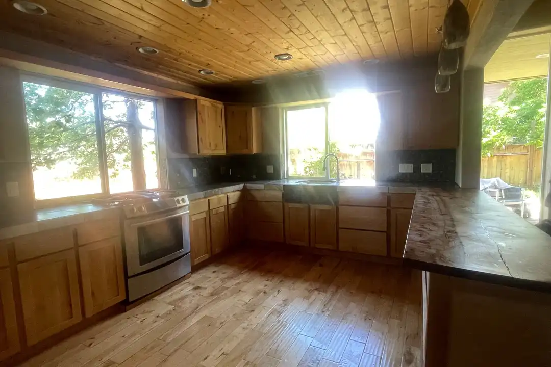 84 W Nevada St unit A - More
