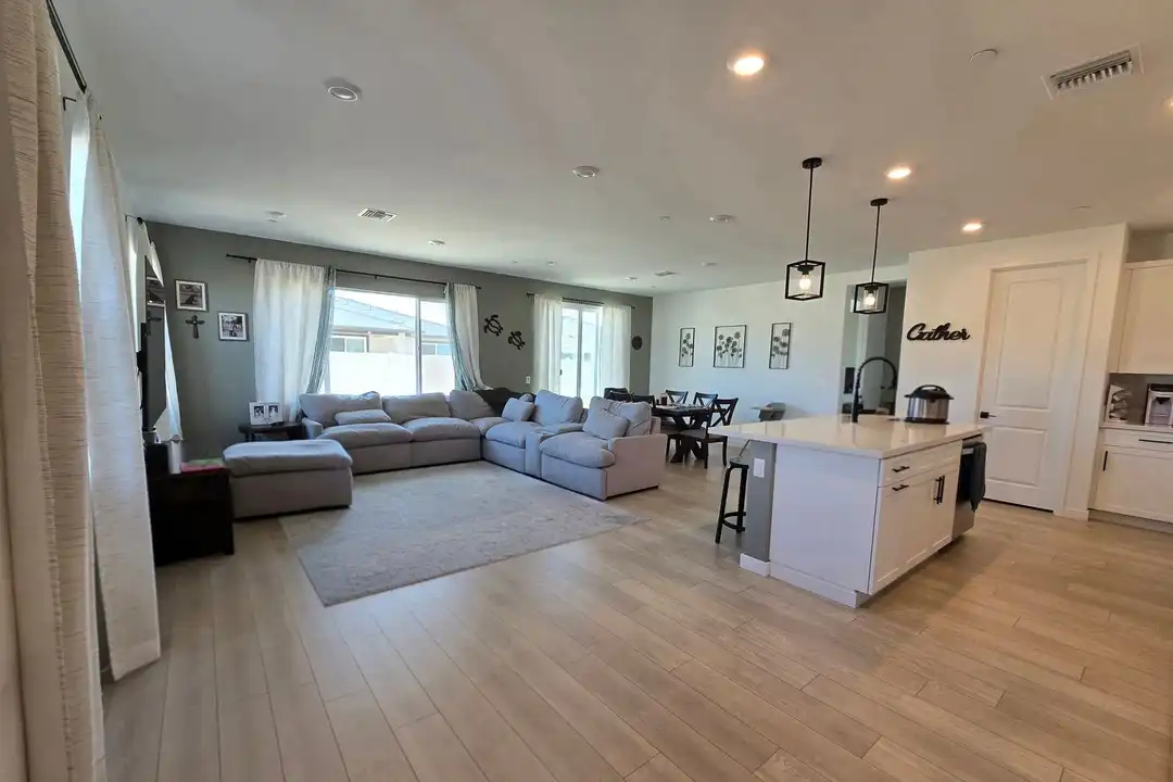 3336 Emerald Ln - View 3