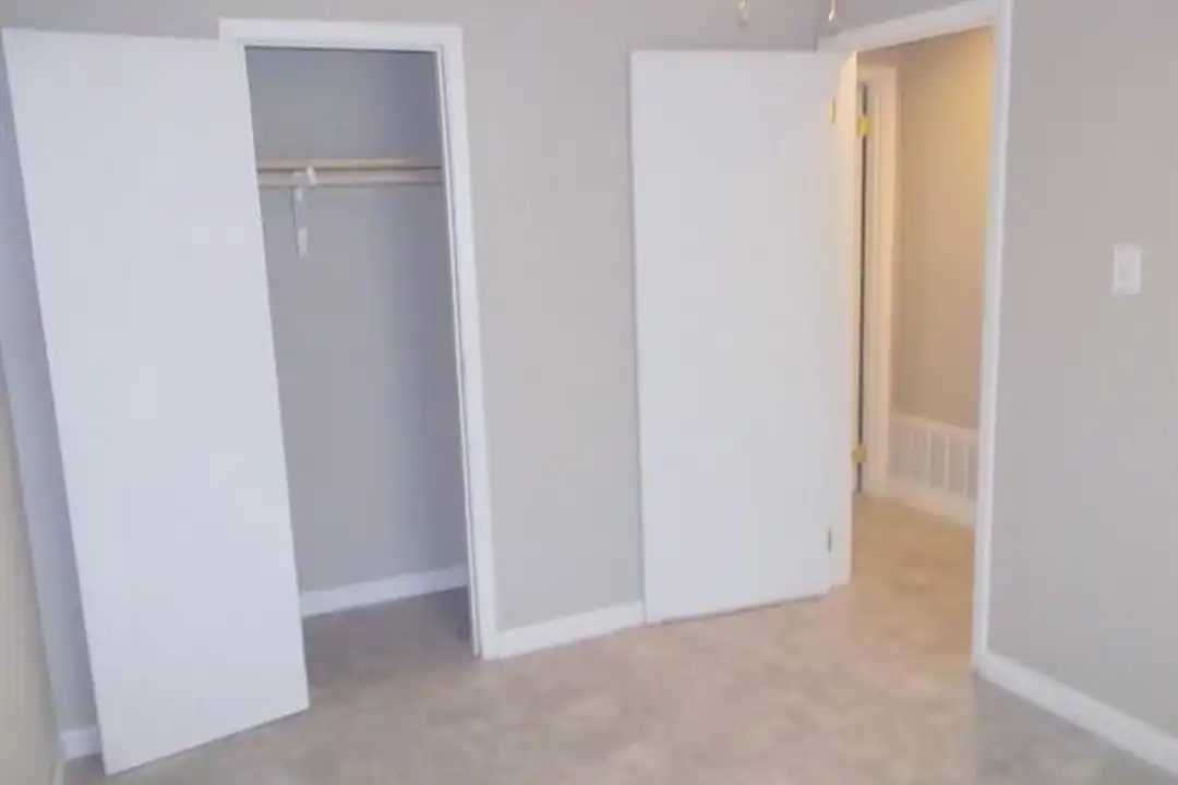 1502 Cardinal Dr - View 6
