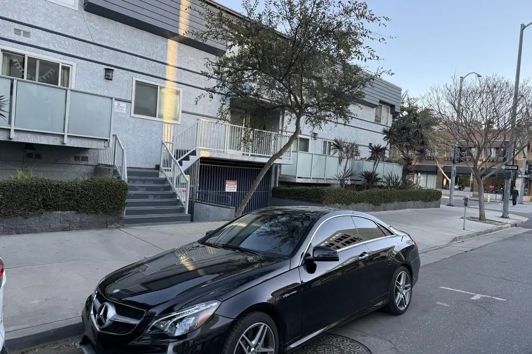 200 Elm Ave unit 7 - View 3