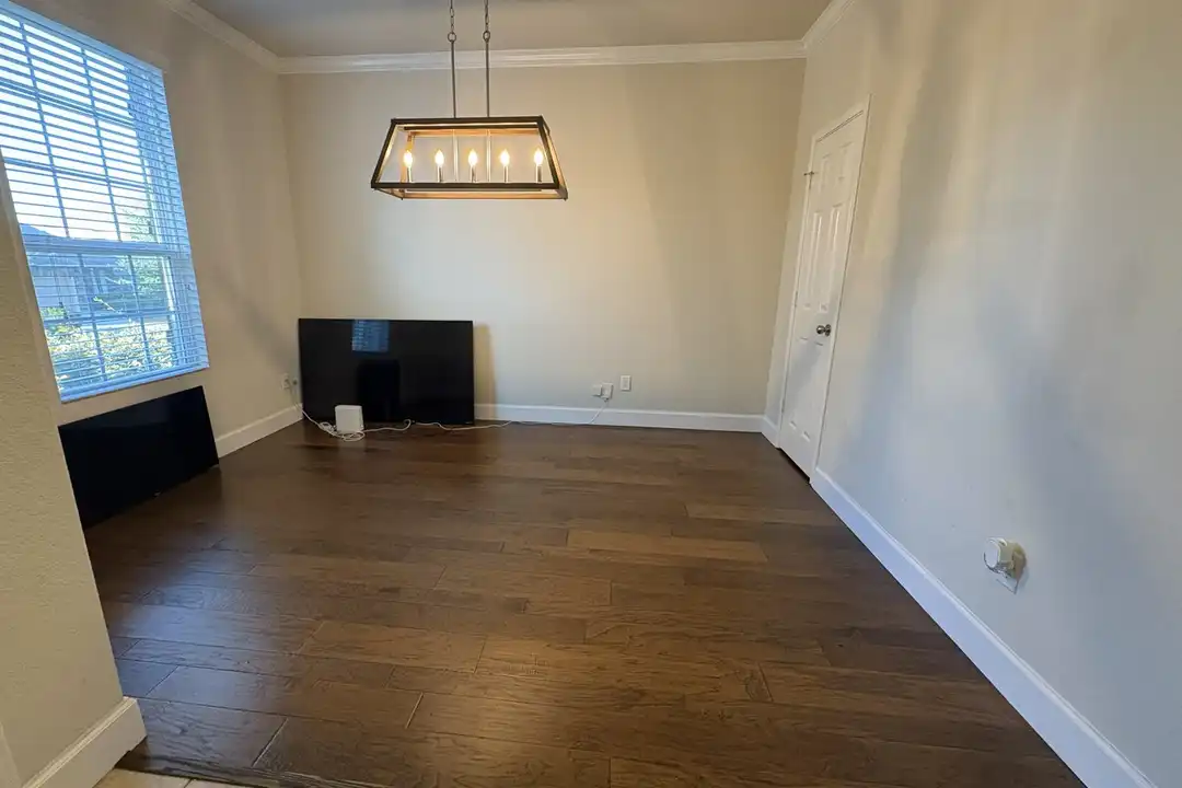 1422 Kedros - View 2