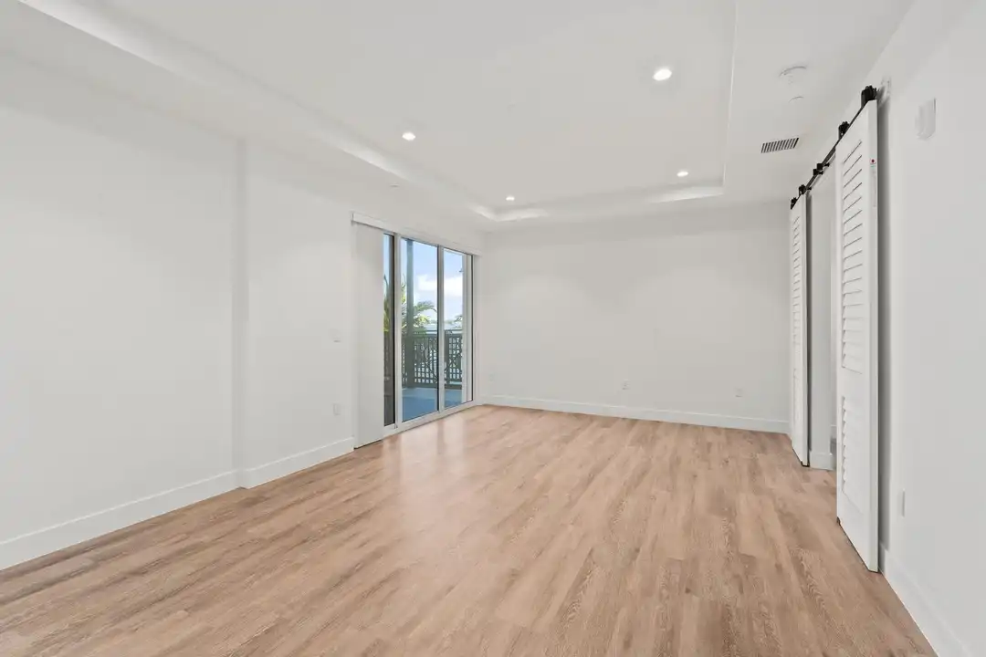 41 SW Seminole St #204 - View 3