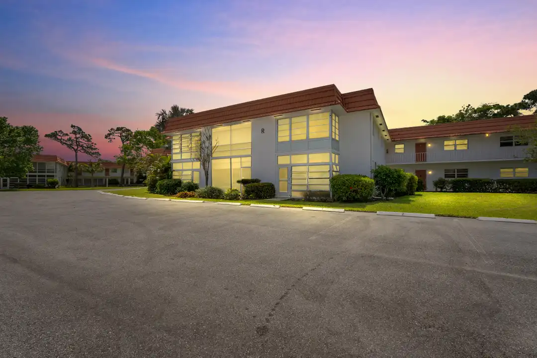 Apartment in Stuart - View 2