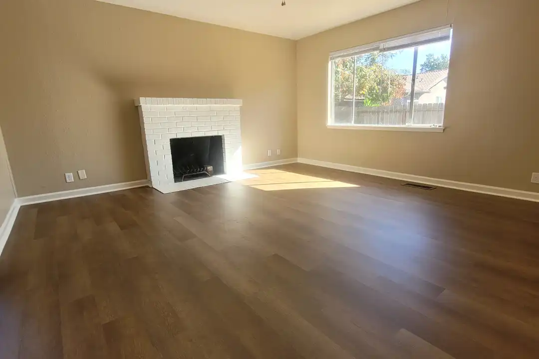 3012 Elmwood Ave – photo 1