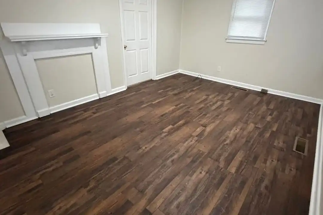 1810 Laurel St - View 3