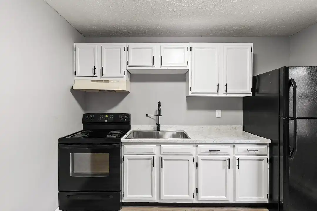 Fowler Apartments – photo 1 of 9