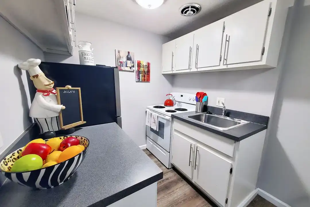 Smartland Parkwood Manor Apartments – photo 1