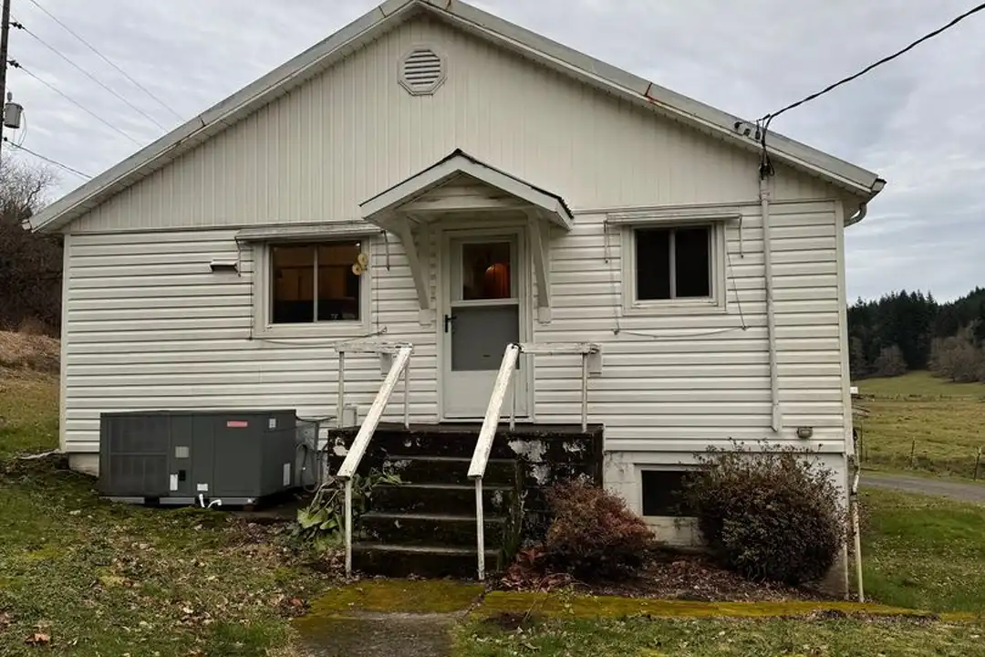 44805 NE Yale Bridge Rd – photo 1 of 13