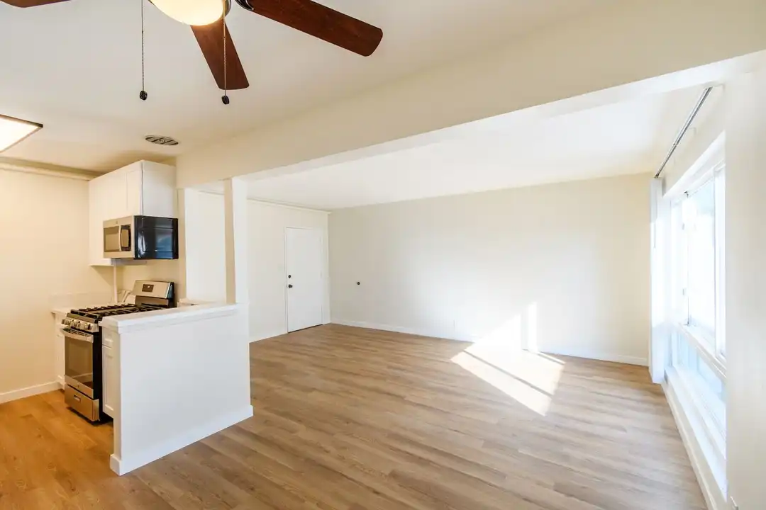 12571 Kensington Ln unit 2 - View 5