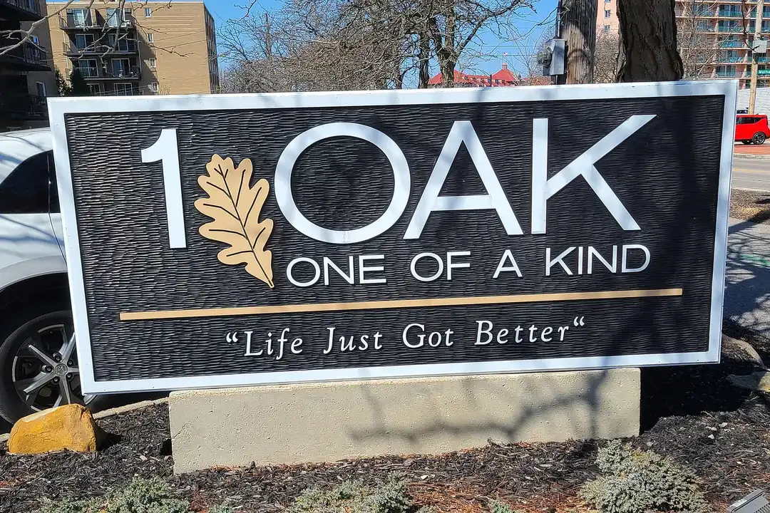 1 OAK Apartments – photo 1