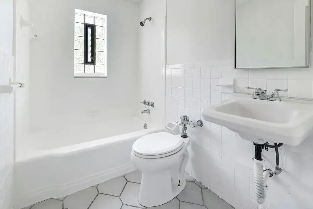 Greenlee Apartments – photo 1