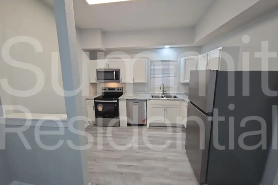 6813 Hazen St - View 5