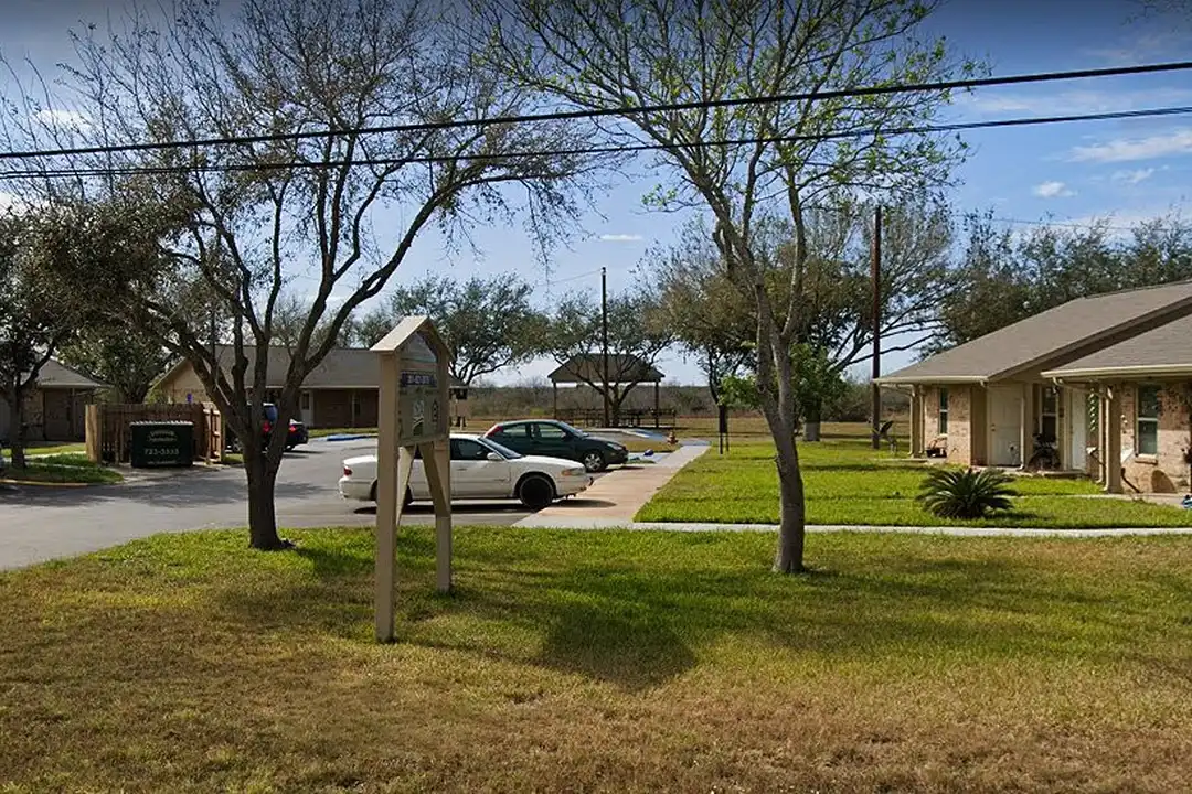 711 N Sigrid Ave unit 102 - View 2