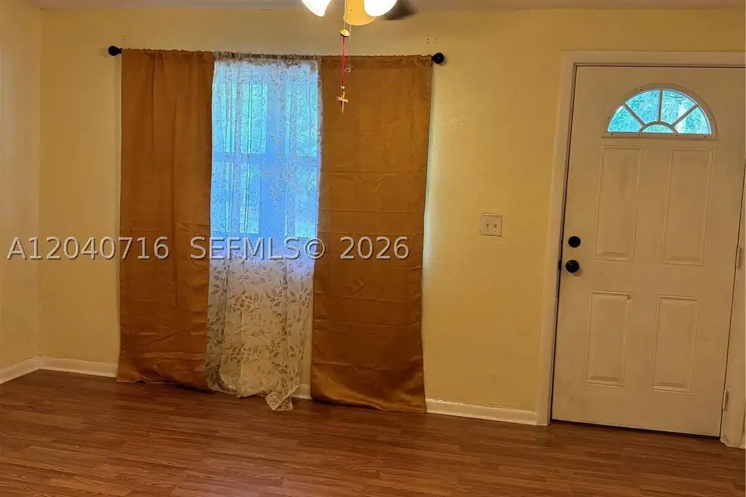 9410 Gilchrist Ct – pohled 6