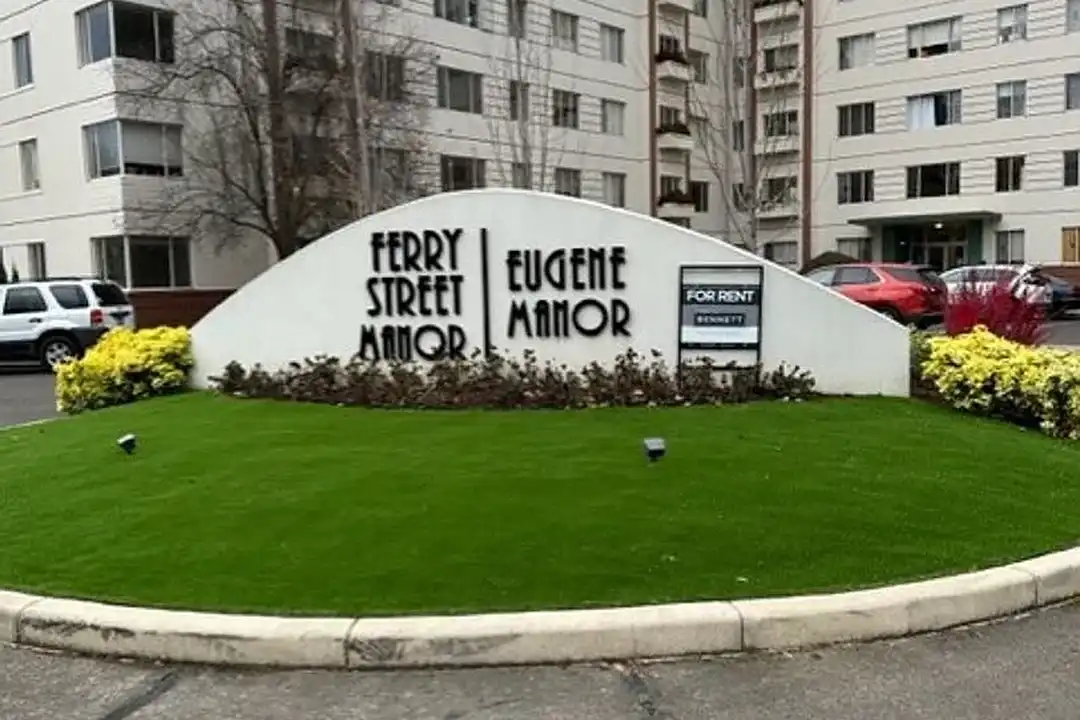 Eugene Manor Apartments - View 6