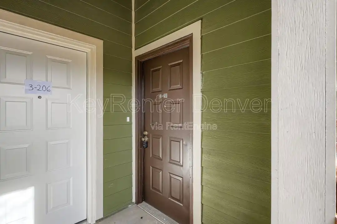 540 S Forest St unit 3201 - View 2