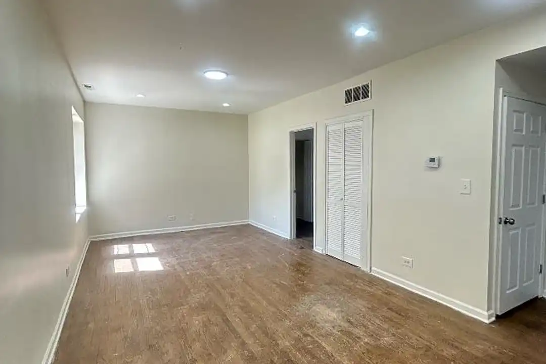 9118 S Dauphin Ave - View 4