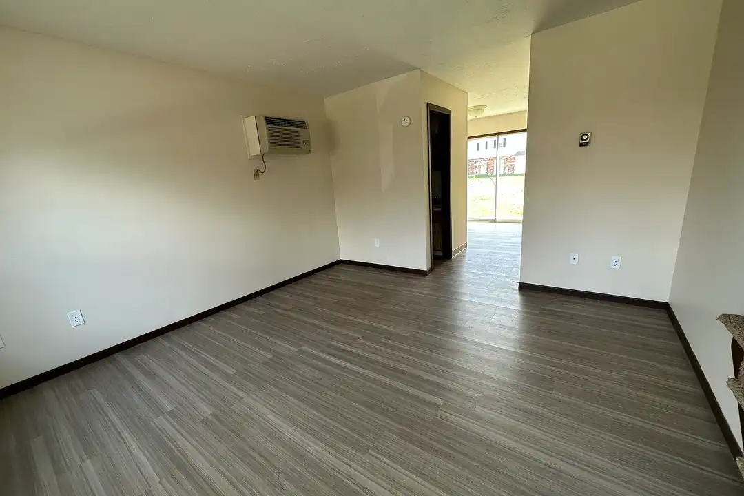 Pleasant Valley Apartments – photo 1 of 44