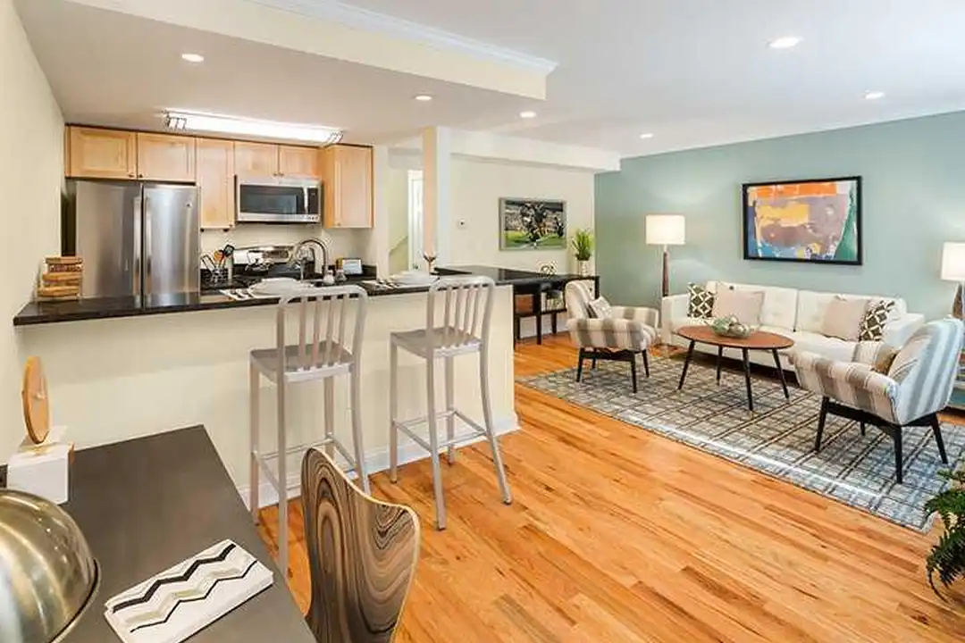 551 VFW Parkway - View 4