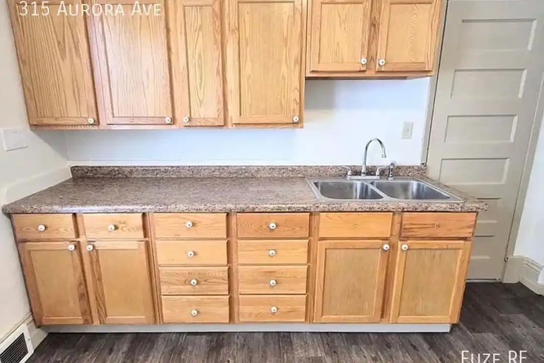 315 Aurora Ave - View 5