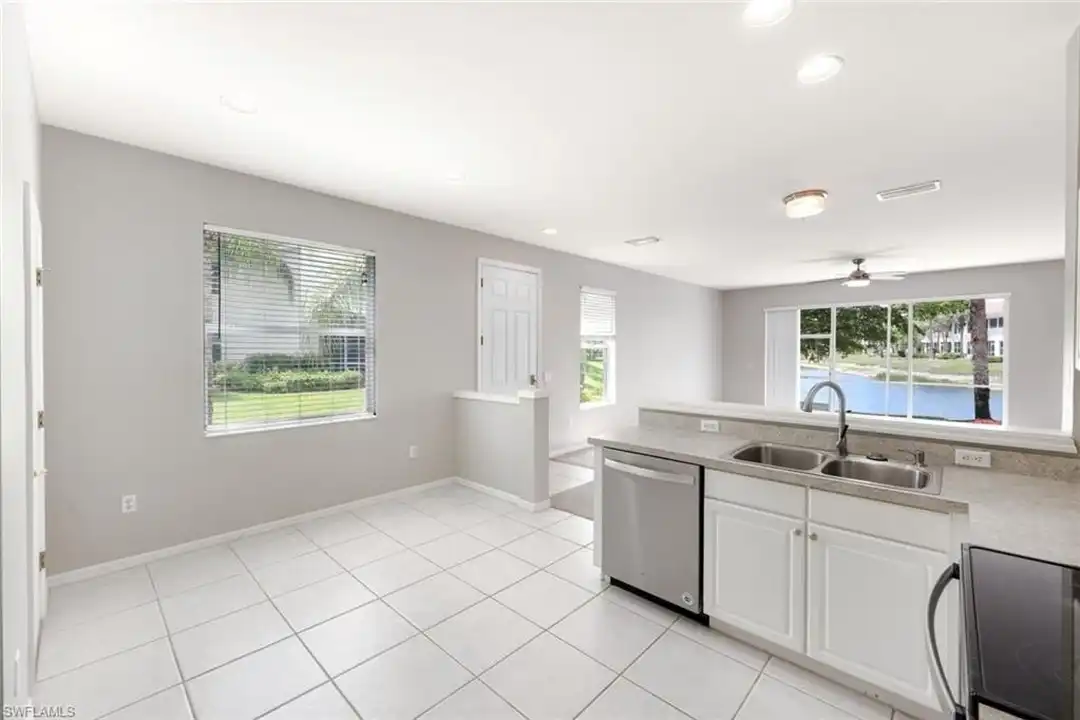 1088 Oxford Ln #48 - More