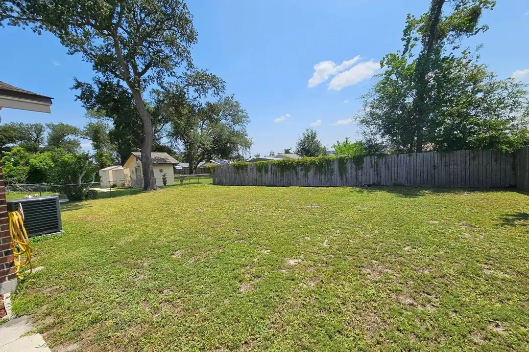 221 Viola Ave - View 5