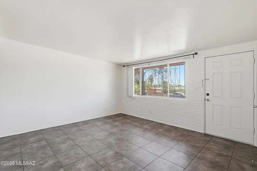 1808 W Caravelle Rd - View 4