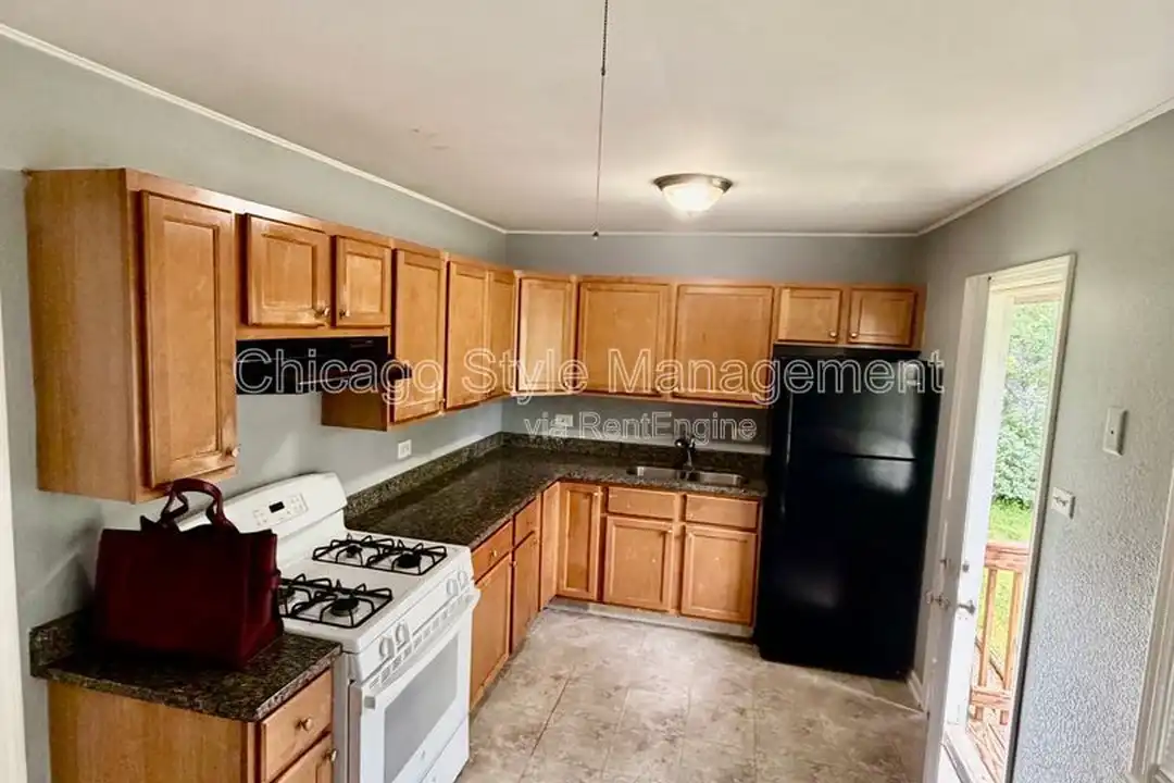 4507 Balmoral Dr - View 3