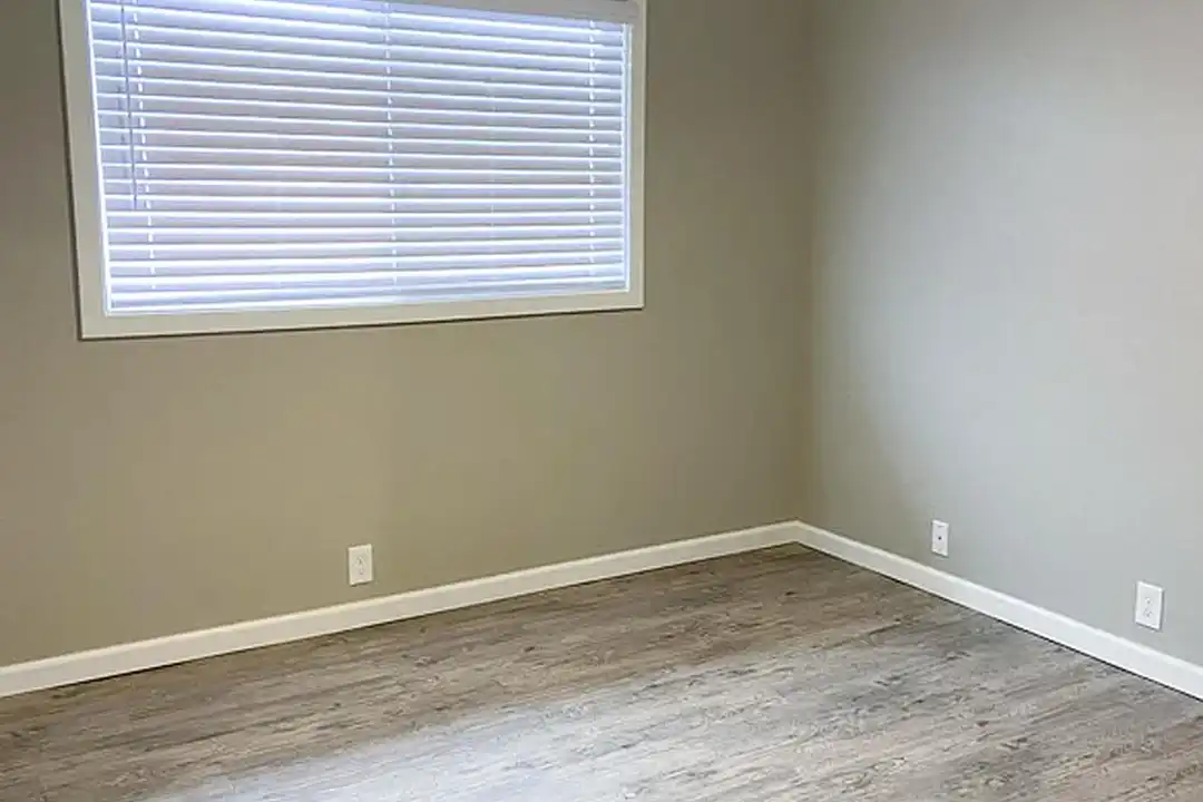 Sutter Apartments – photo 1