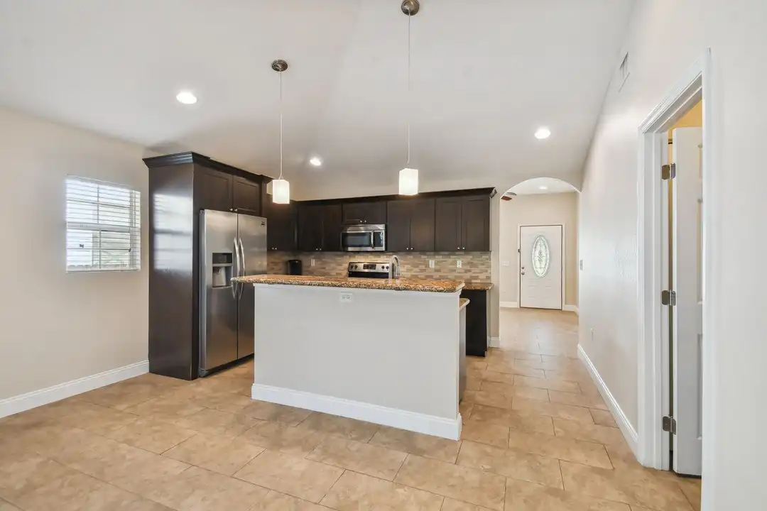 2321 W Beach St – pohled 6