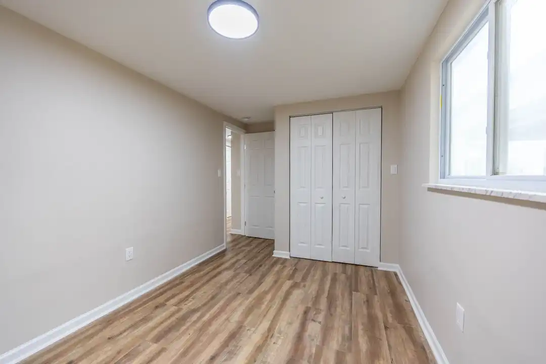 106 Blythe Rd - More