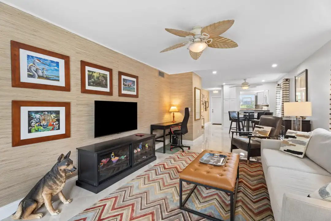 Apartment in Stuart - View 6