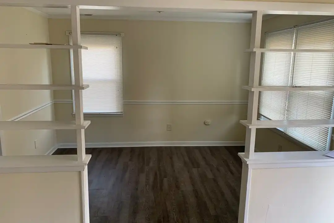 450 Cedar Dr - View 3