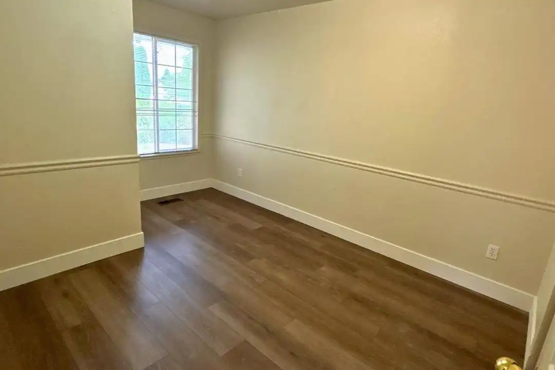 863 Blizzard Ct - View 4