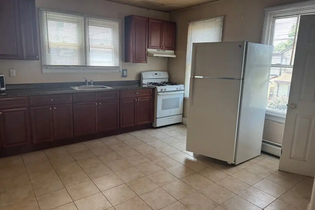 346 Union Ave – photo 1