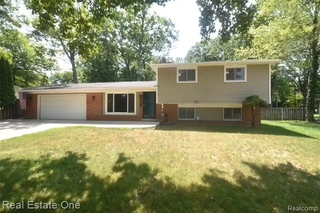 2571 Red Arrow Dr – photo 1 of 15