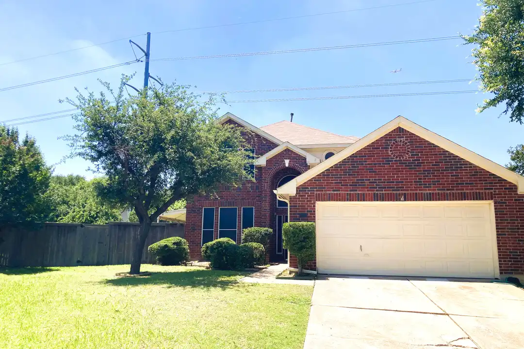 2078 Belvedere Dr - View 2