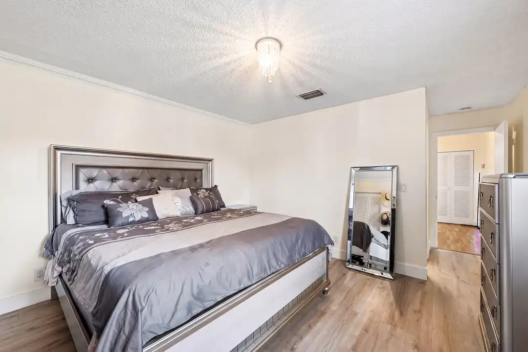 2498 NW 99th Ave - More