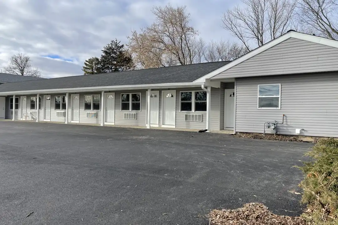 1590 Main St unit 1 – photo 1 of 15