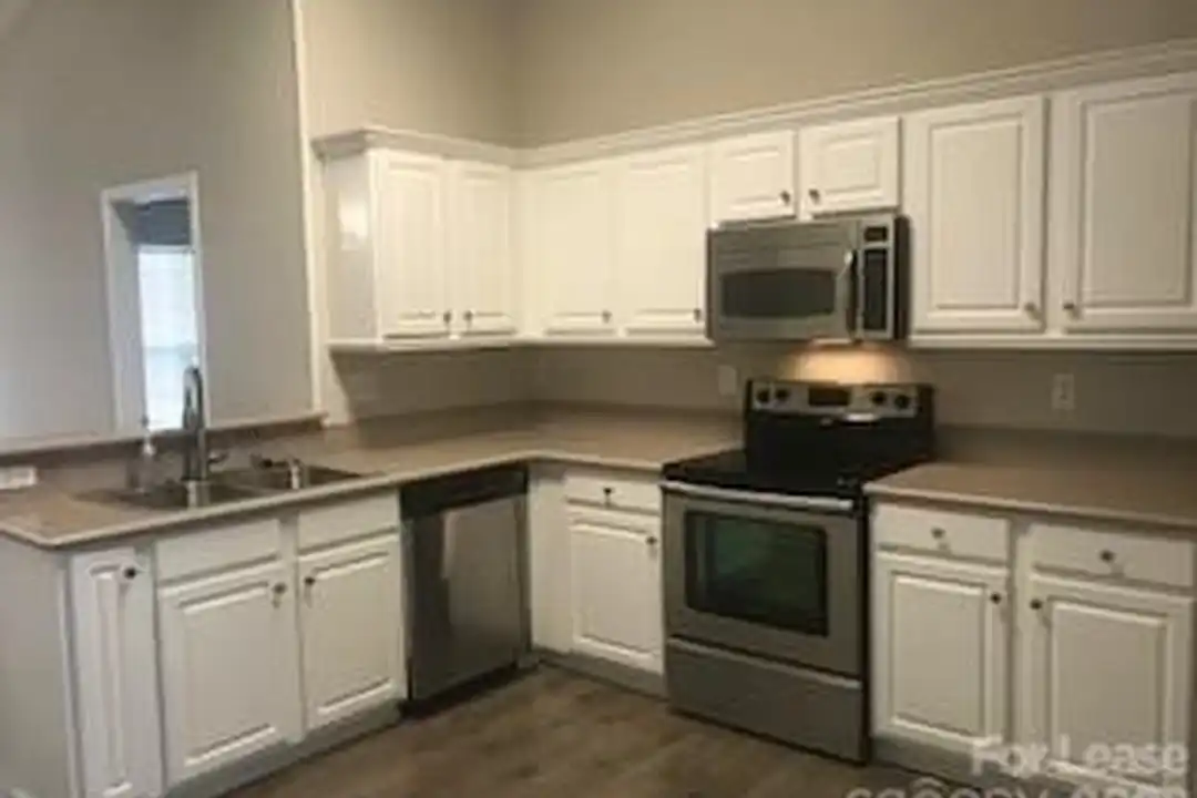 14128 Riding Hill Ave - More