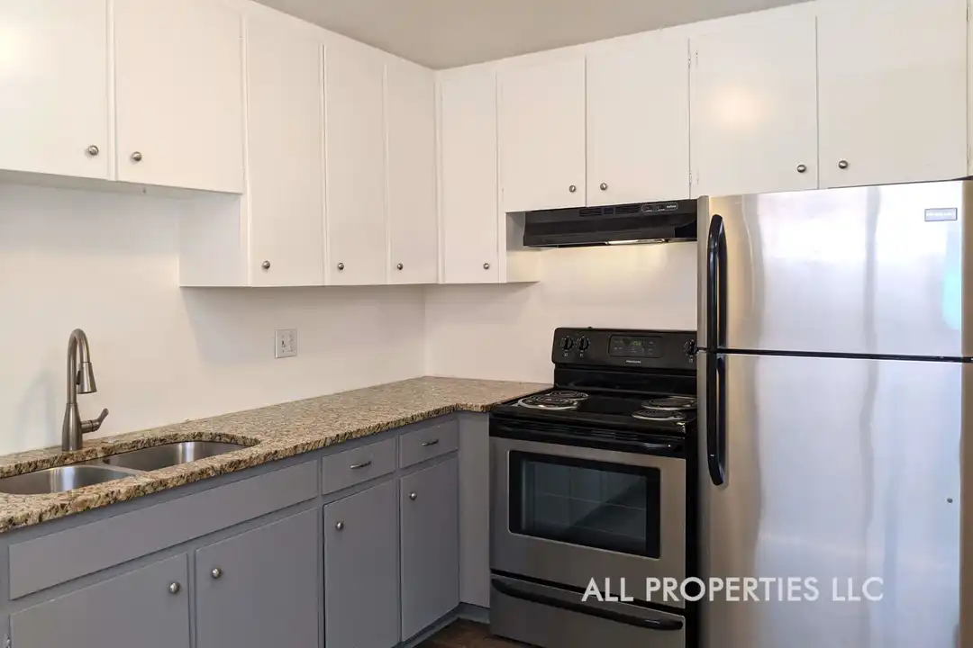 919 3rd St unit 2 - View 5