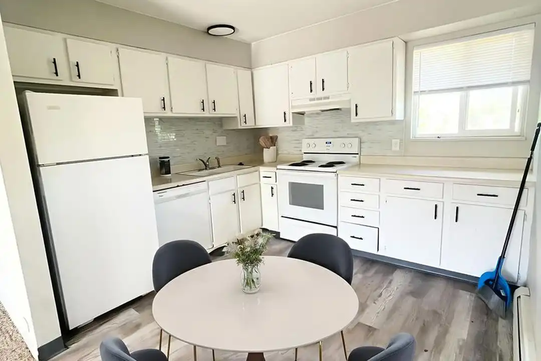 4413 Forrest Hill Rd unit 5 - View 3