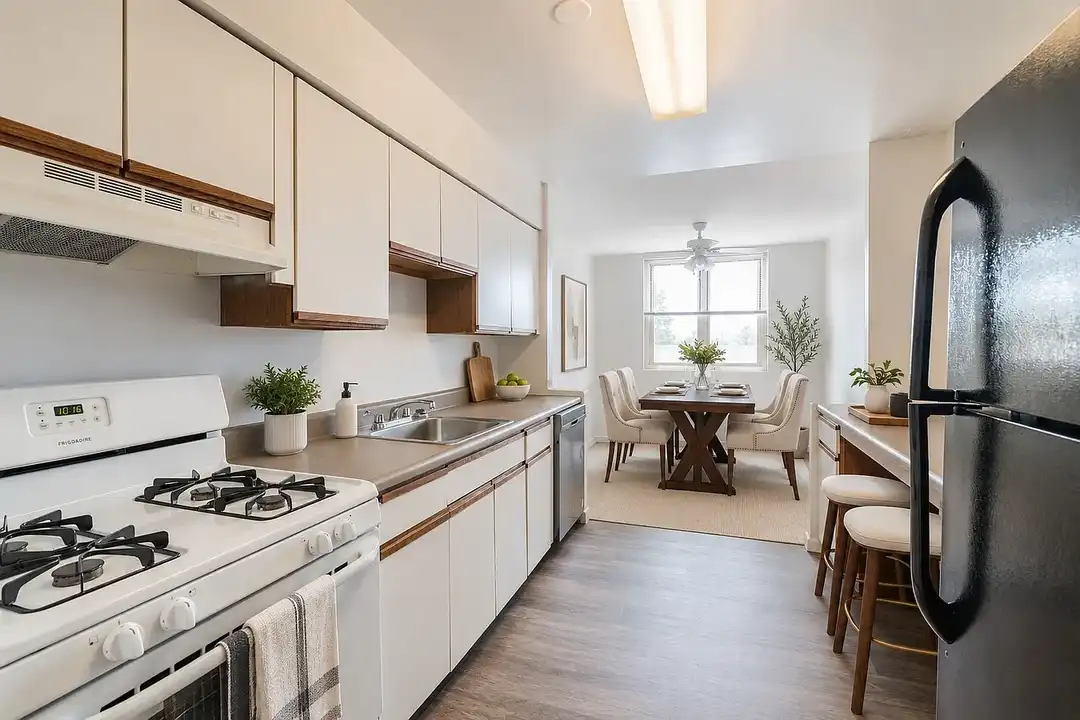 Summit Pointe Apartment Homes – photo 1