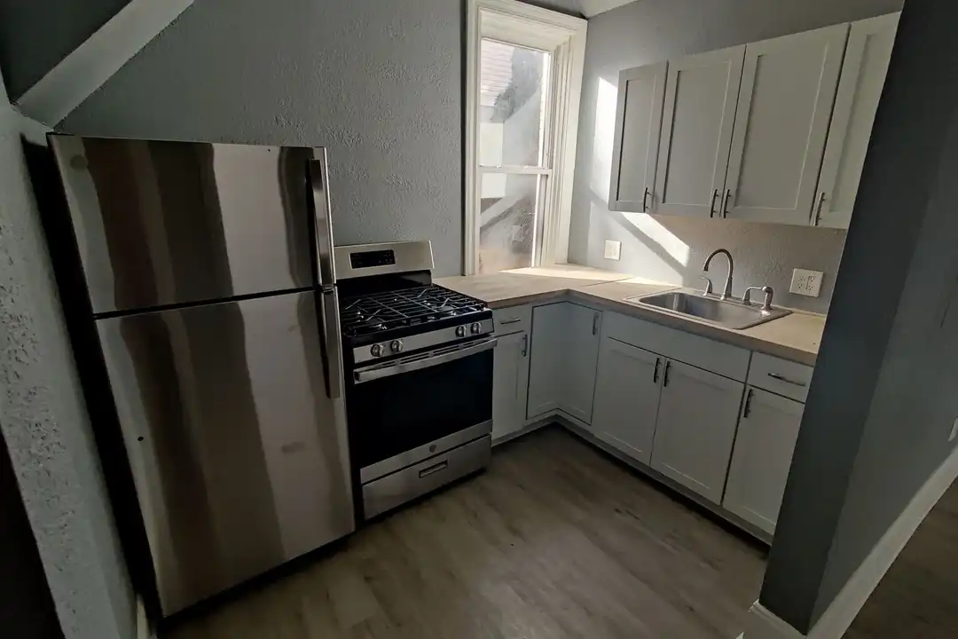 121 Cohassett St unit Apt. #1 – photo 1