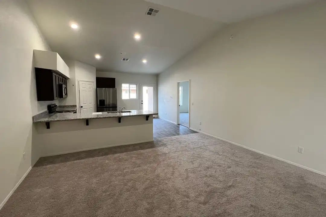 7394 E 38th St - View 5