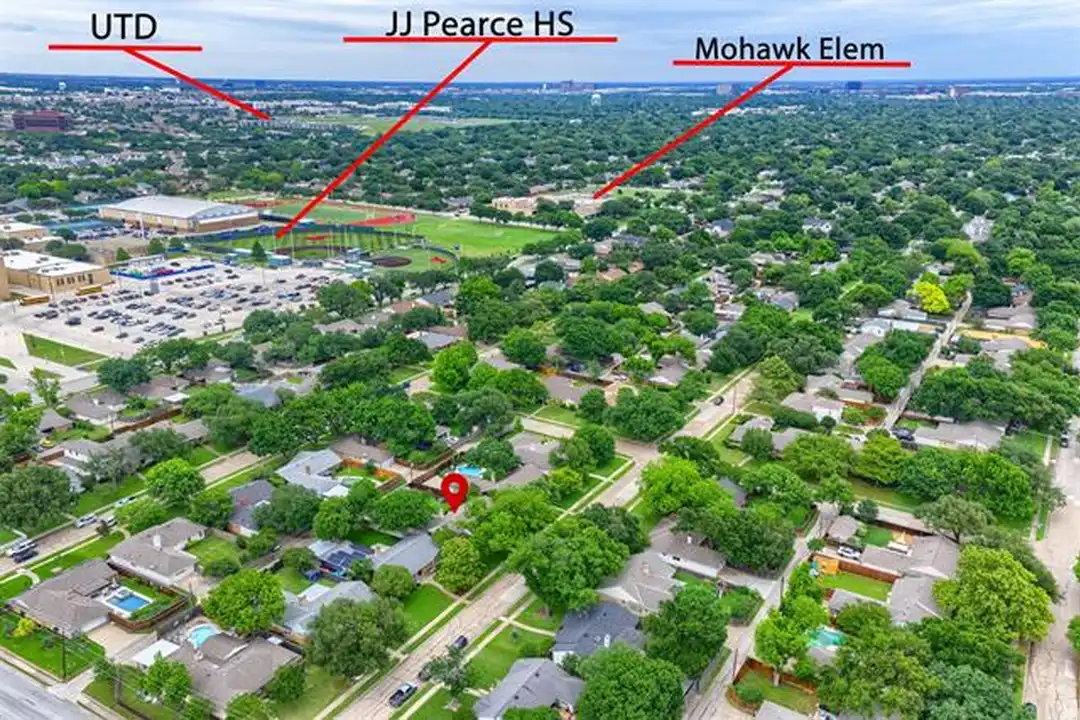 1404 Seminole Dr - View 3