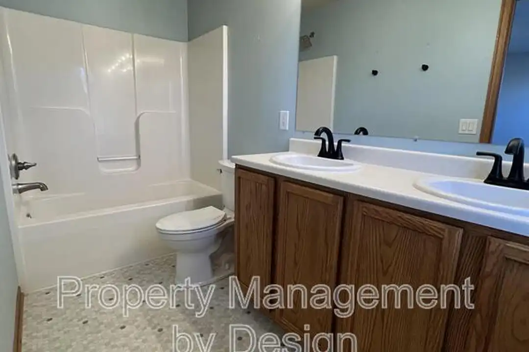 1005 NE Kamies Ln unit 1 - View 6