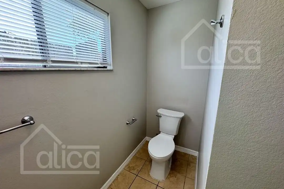 1147 Manitoba St - View 6
